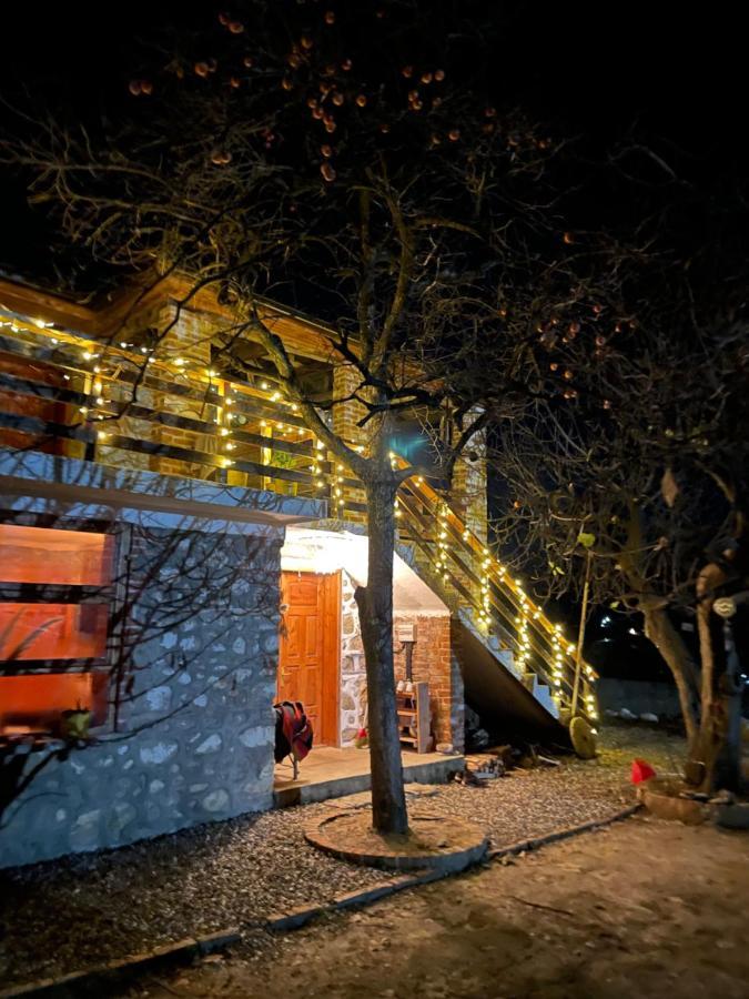 The House In The Village Pellumbas Luaran gambar