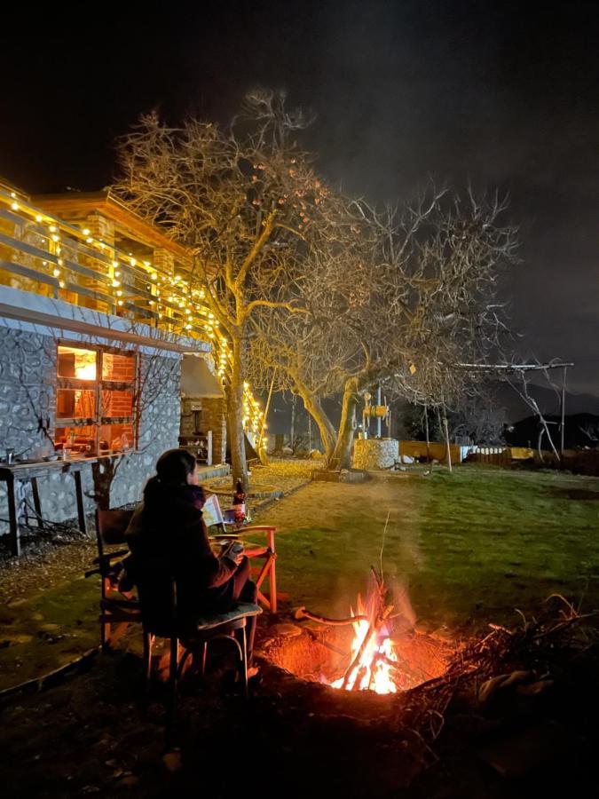 The House In The Village Pellumbas Luaran gambar