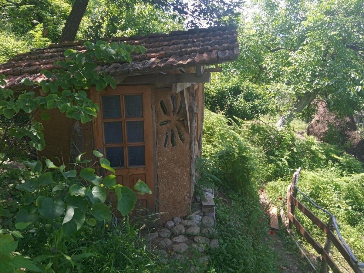 The House In The Village Pellumbas Luaran gambar