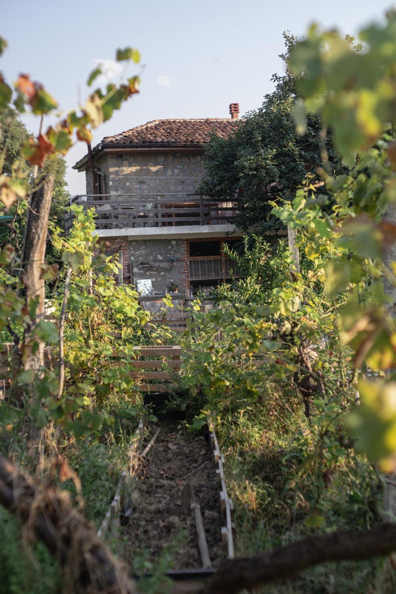 The House In The Village Pellumbas Luaran gambar