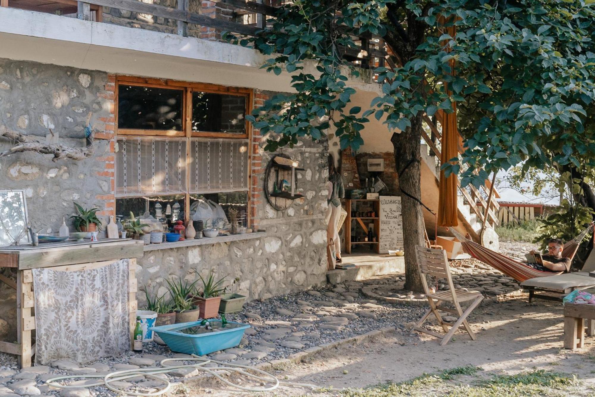 The House In The Village Pellumbas Luaran gambar